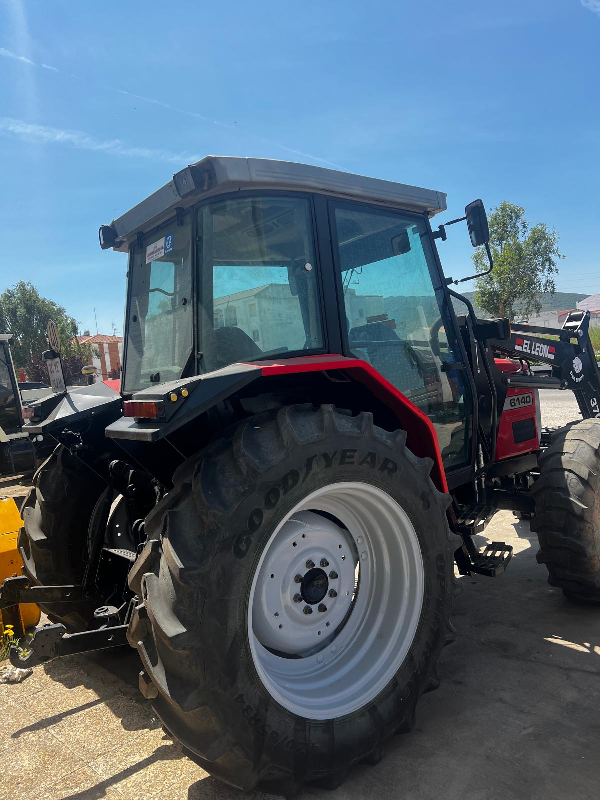 MASSEY FERGUSON 6140 - Imagen 3