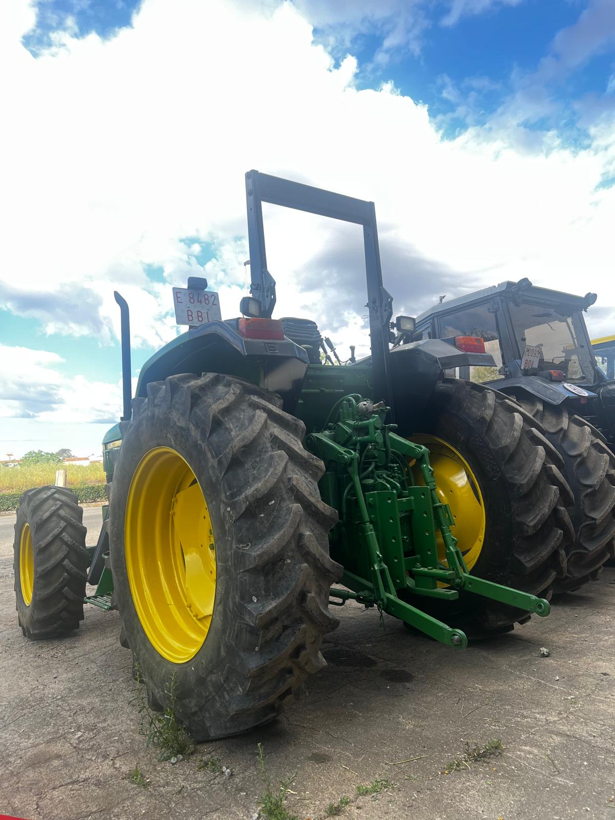 JOHN DEERE 6510 - Imagen 10