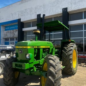 JOHN DEERE 2140