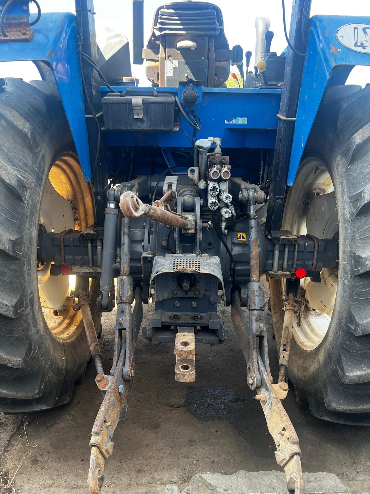 NEW HOLLAND TS90 - Imagen 6