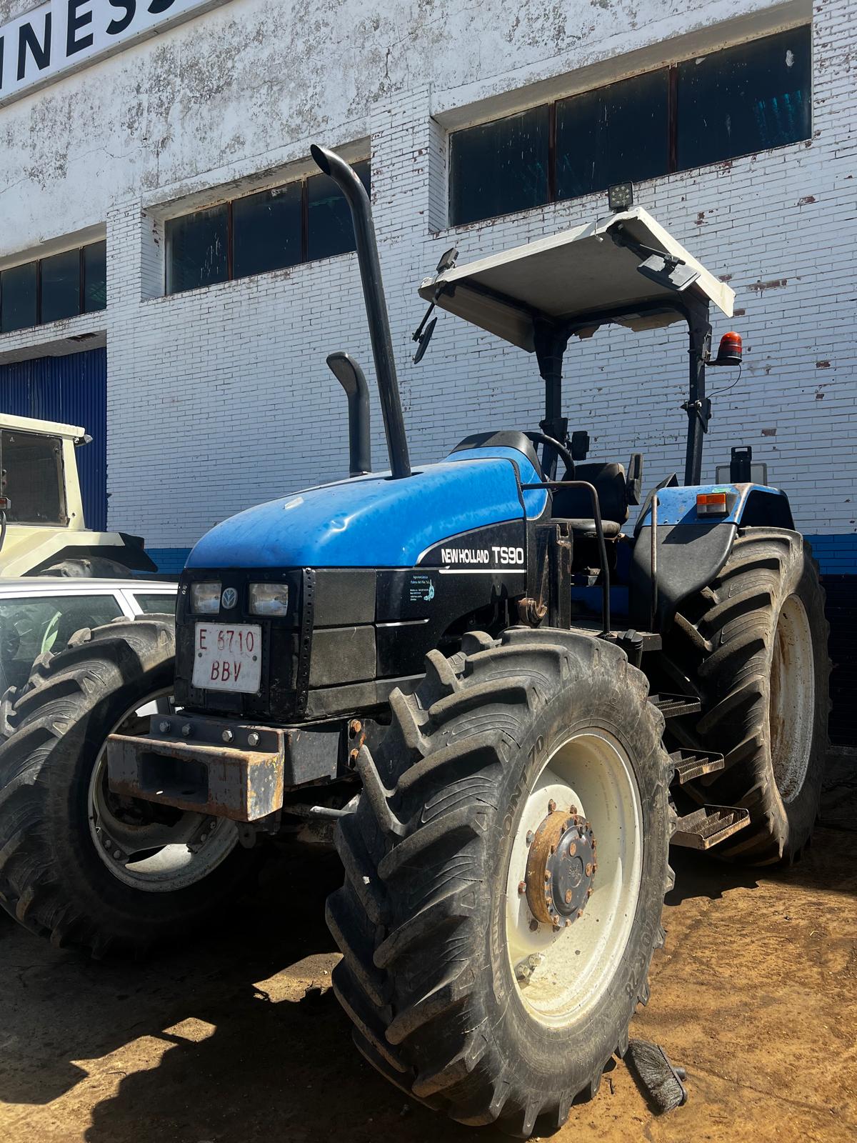 NEW HOLLAND TS90