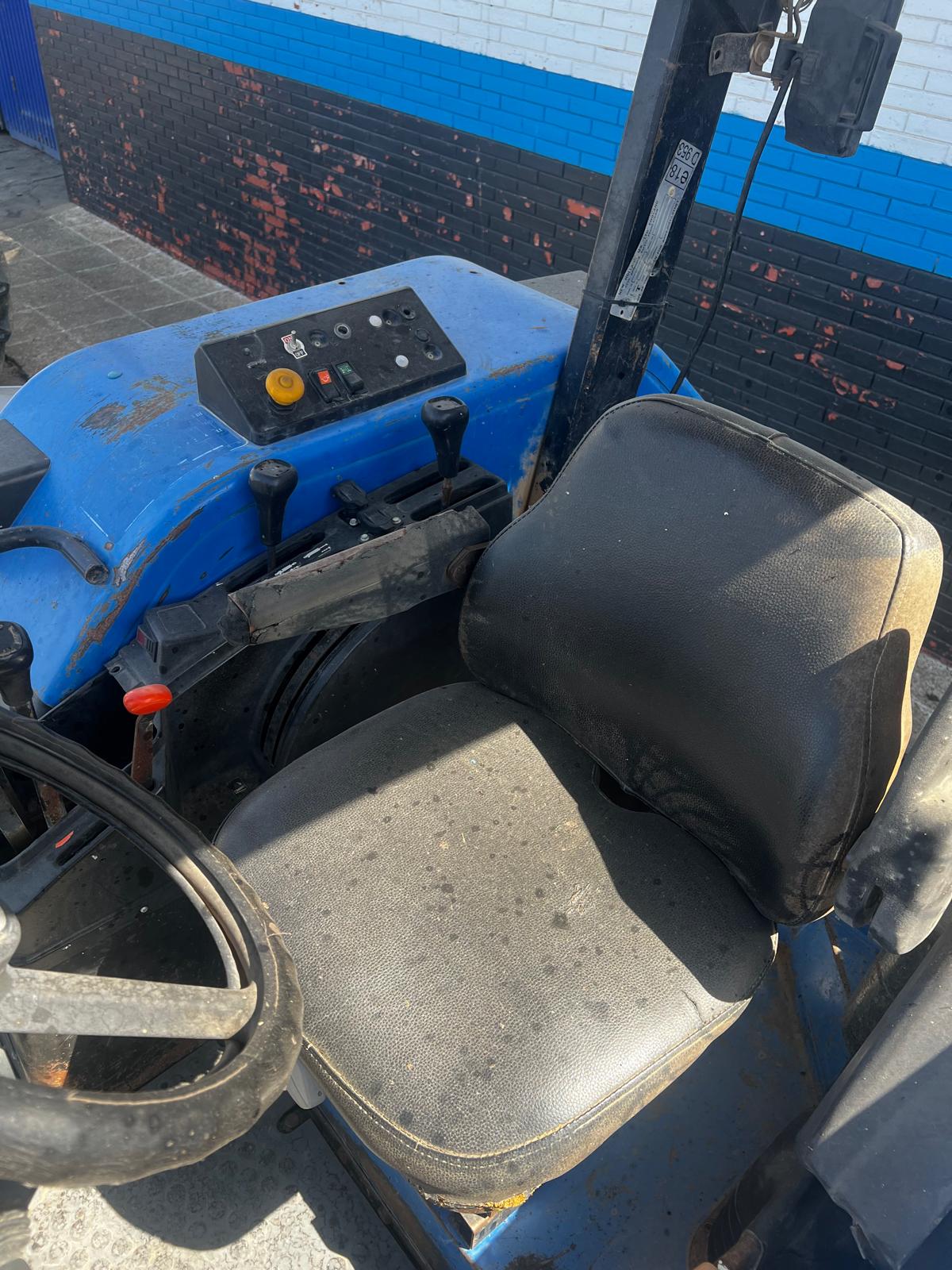 NEW HOLLAND TS90 - Imagen 9