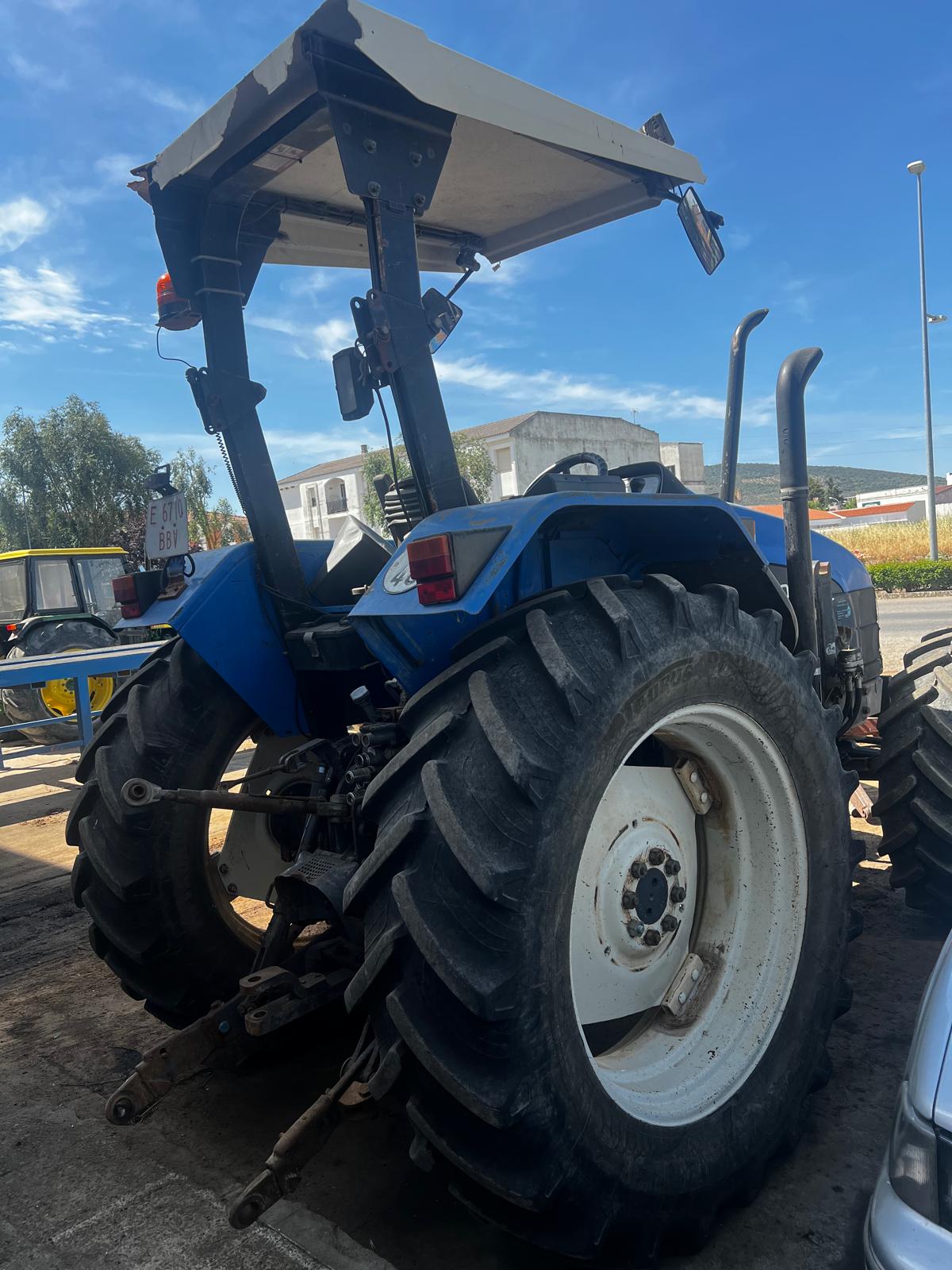 NEW HOLLAND TS90 - Imagen 2
