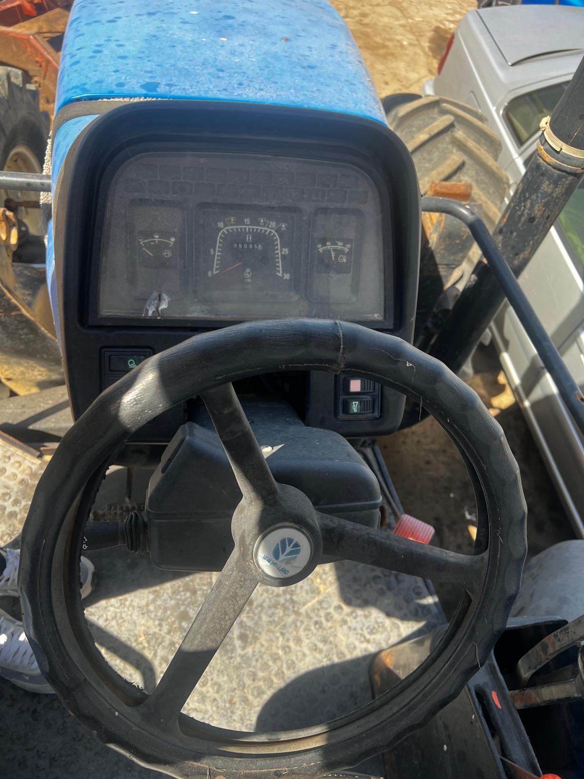 NEW HOLLAND TS90 - Imagen 3
