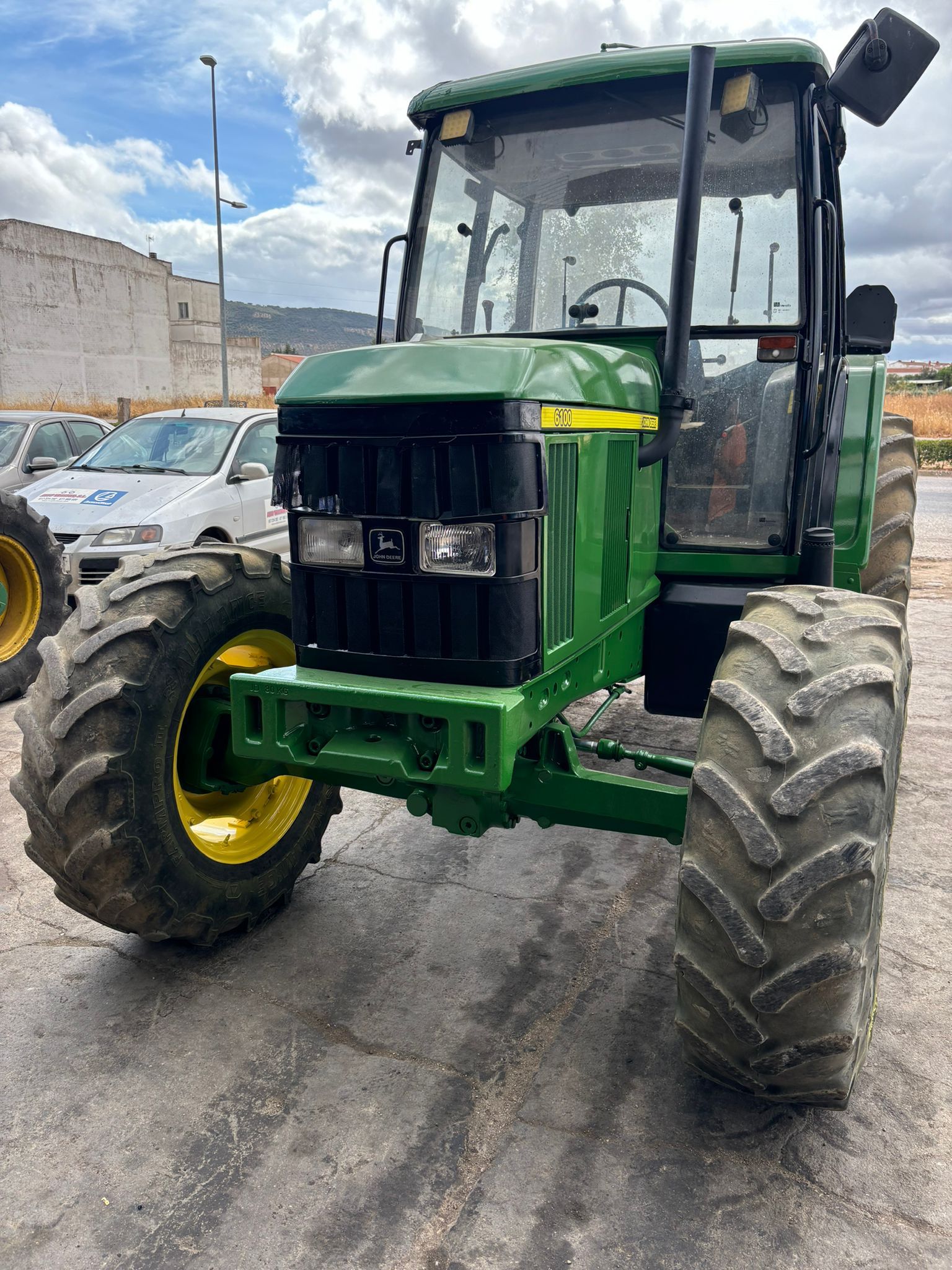 JOHN DEERE 6100 DT
